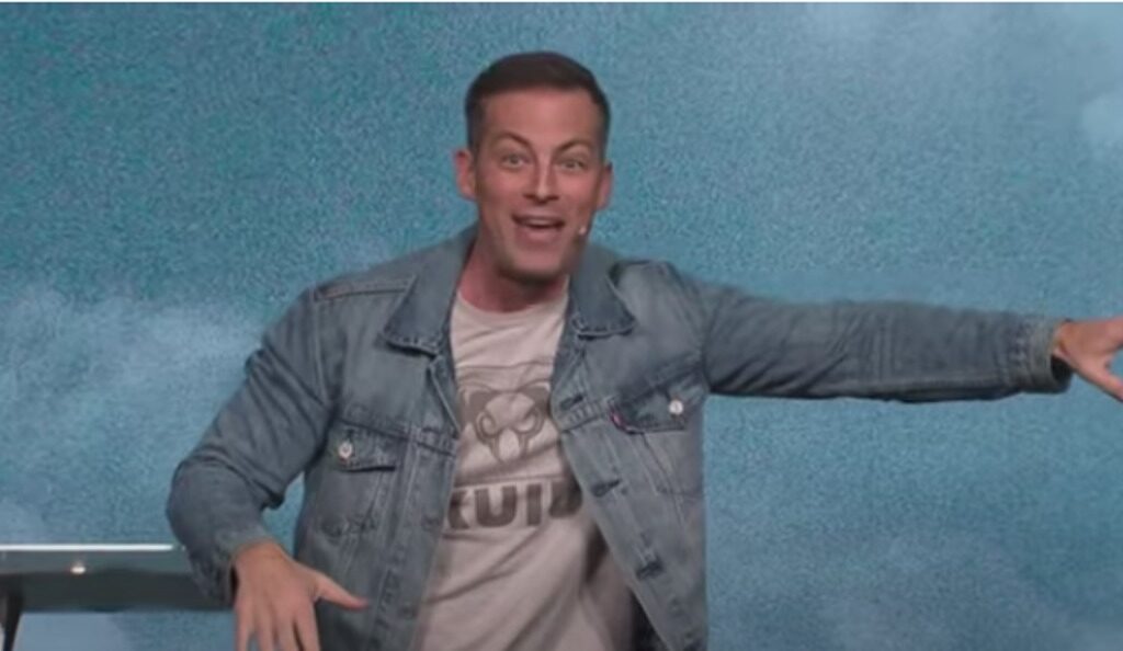 Megachurch pastor responds to claims he plagiarized apology for viral wedding night ‘joke’