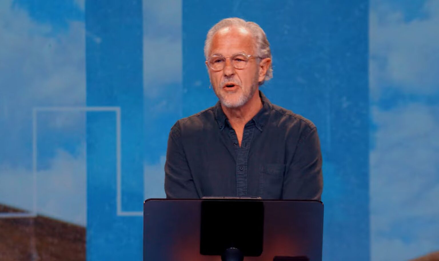 Pastor John Lindell claims Mark Driscoll tried to divide his church and family, urges him to repent