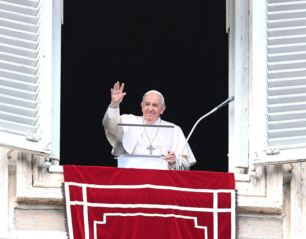 ‘Most wanted’ New York fugitive arrested at the Vatican with knives during papal audience