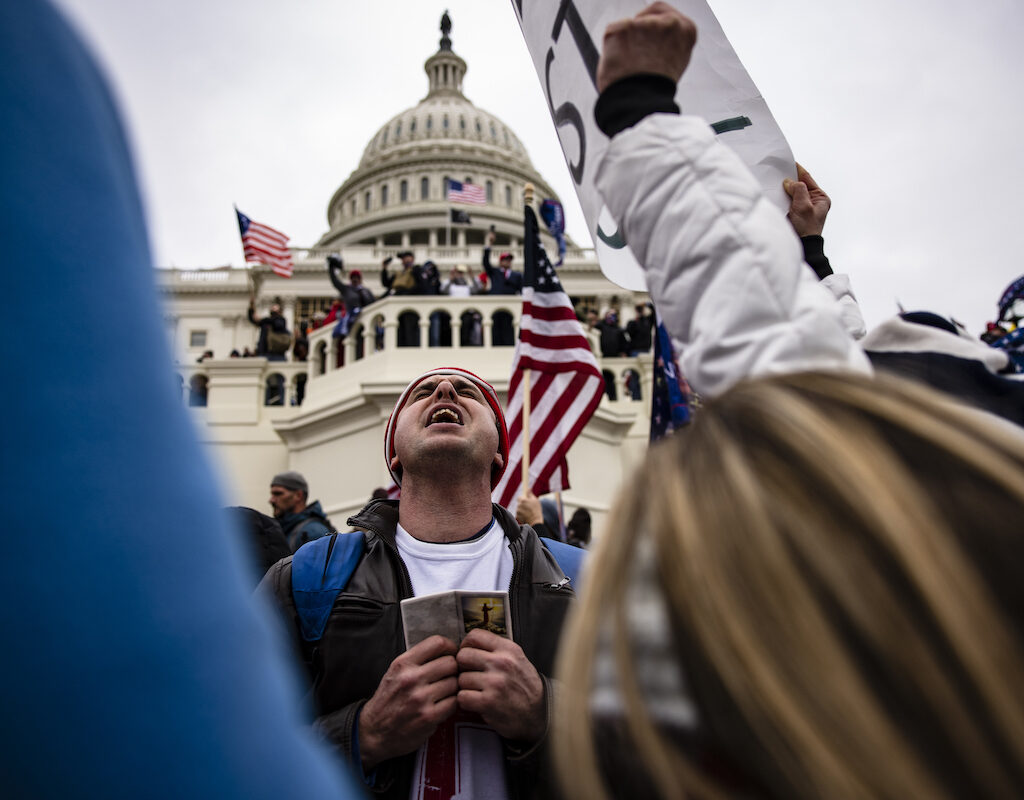 Supreme Court sides with Jan. 6 rioter charged with obstruction