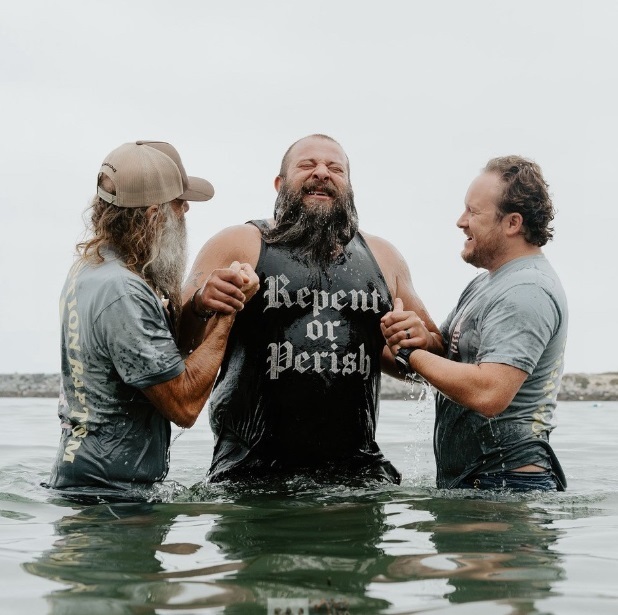 ‘Coming move of God’: 2,000 baptized during ‘Jesus Revolution’ baptism at California beach