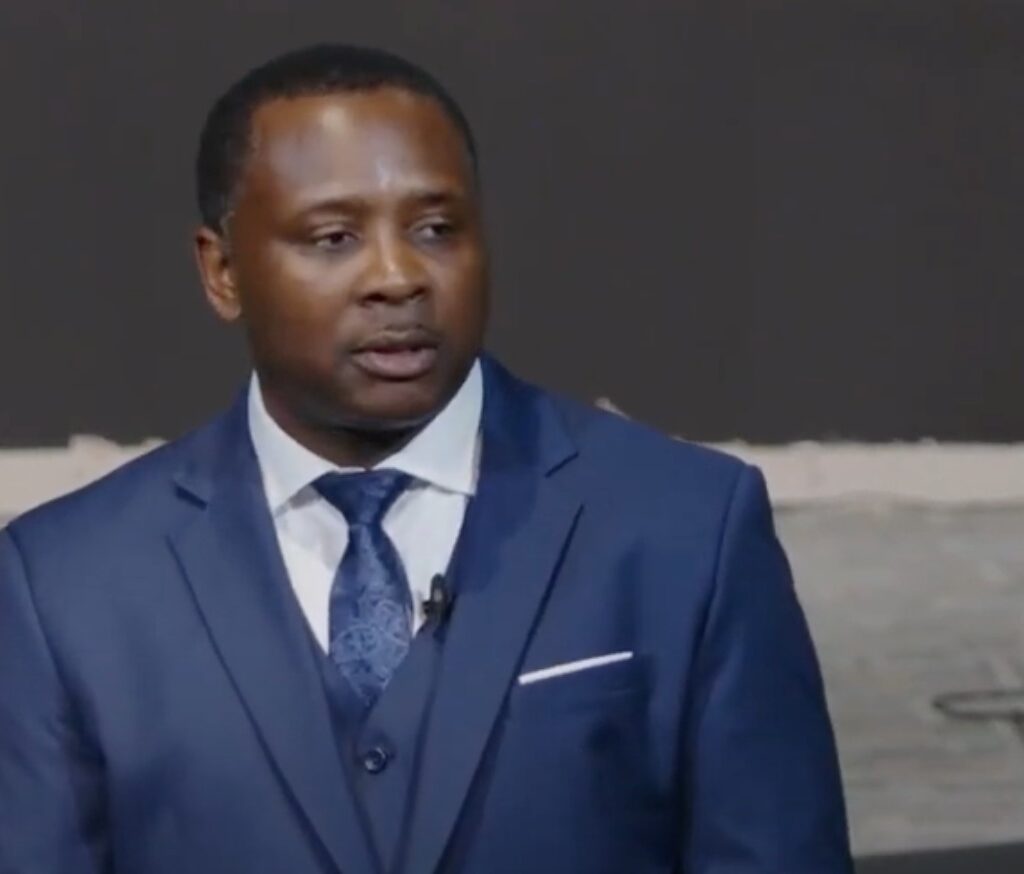 Former senior pastor in Texas charged with soliciting prostitute