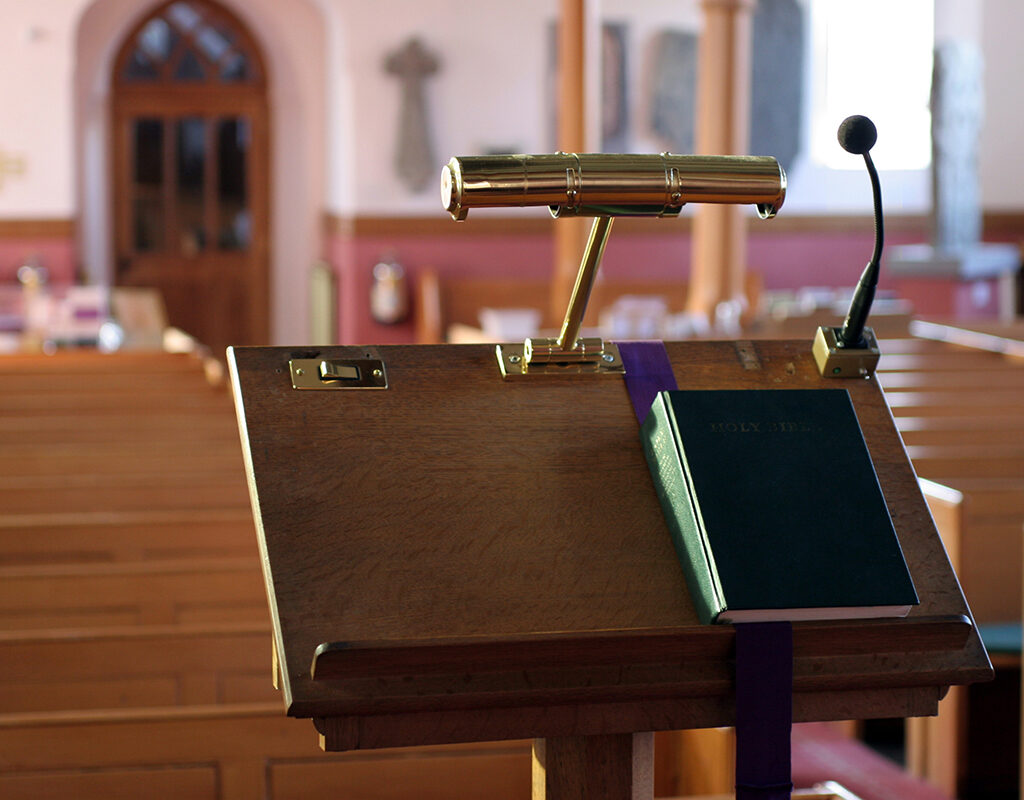 Most pastors lack extensive secular work experience, survey finds