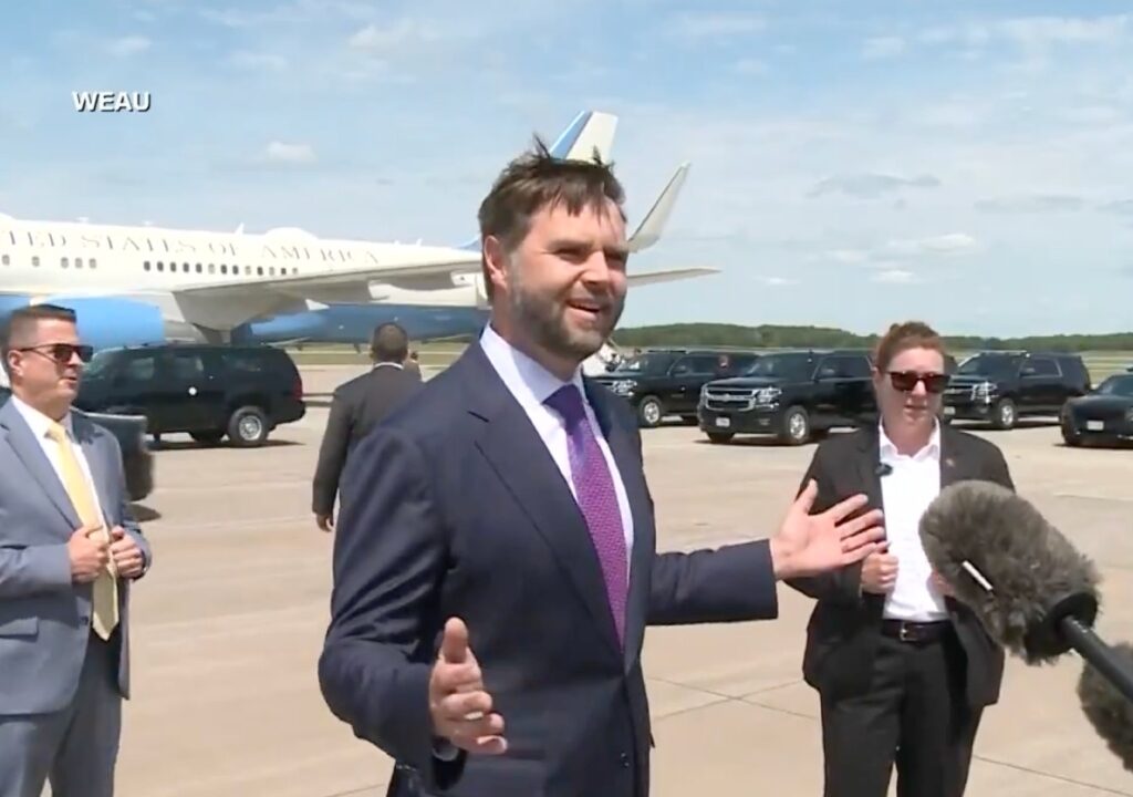 JD Vance crosses paths with Kamala Harris in Wisconsin, calls her ‘disgraceful’