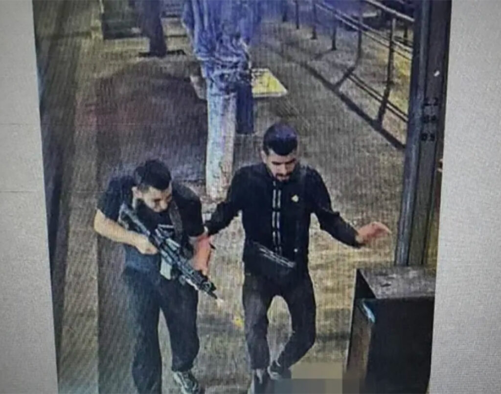 6 Israelis killed, at least 17 others wounded in terror shooting at Jaffa train station in Tel Aviv