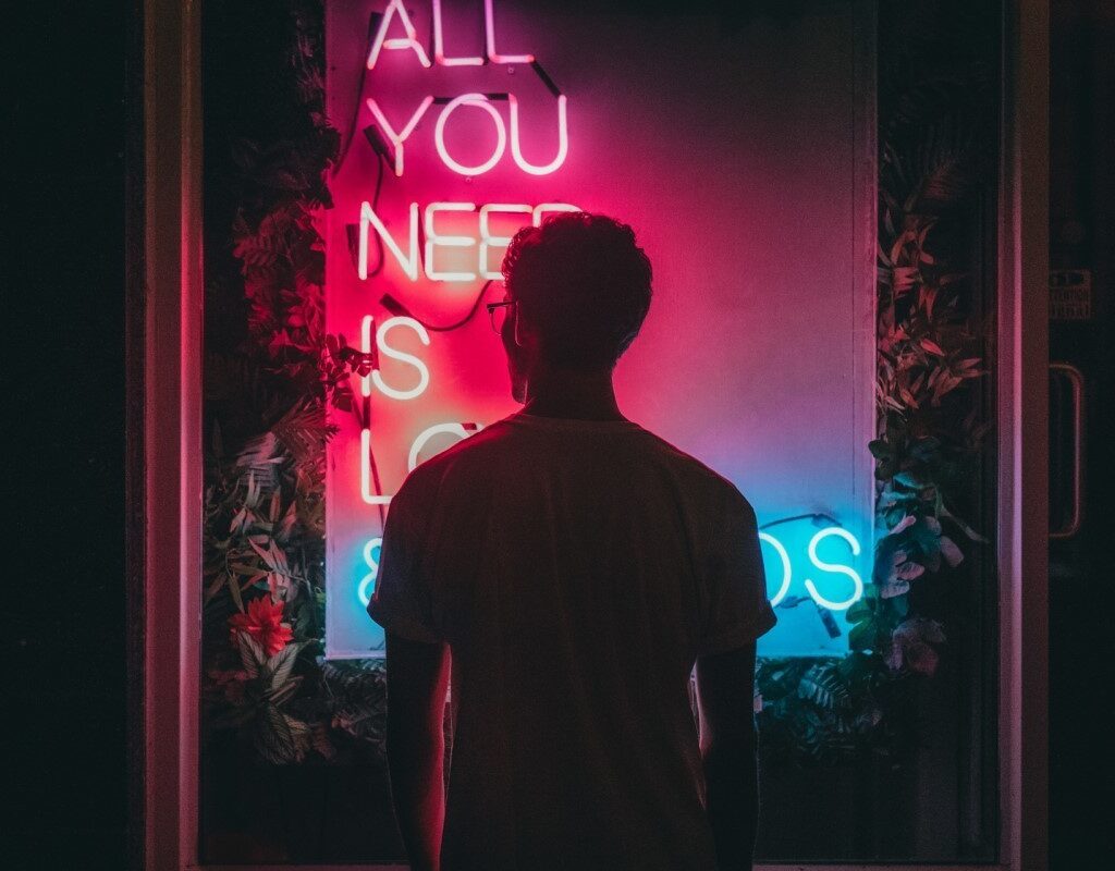 Beware the narcissist friend: How to spot manipulation