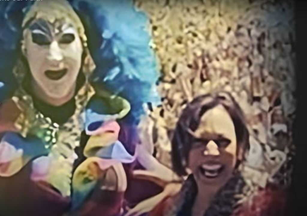 Ad rips Kamala Harris for posing with anti-Catholic drag troupe