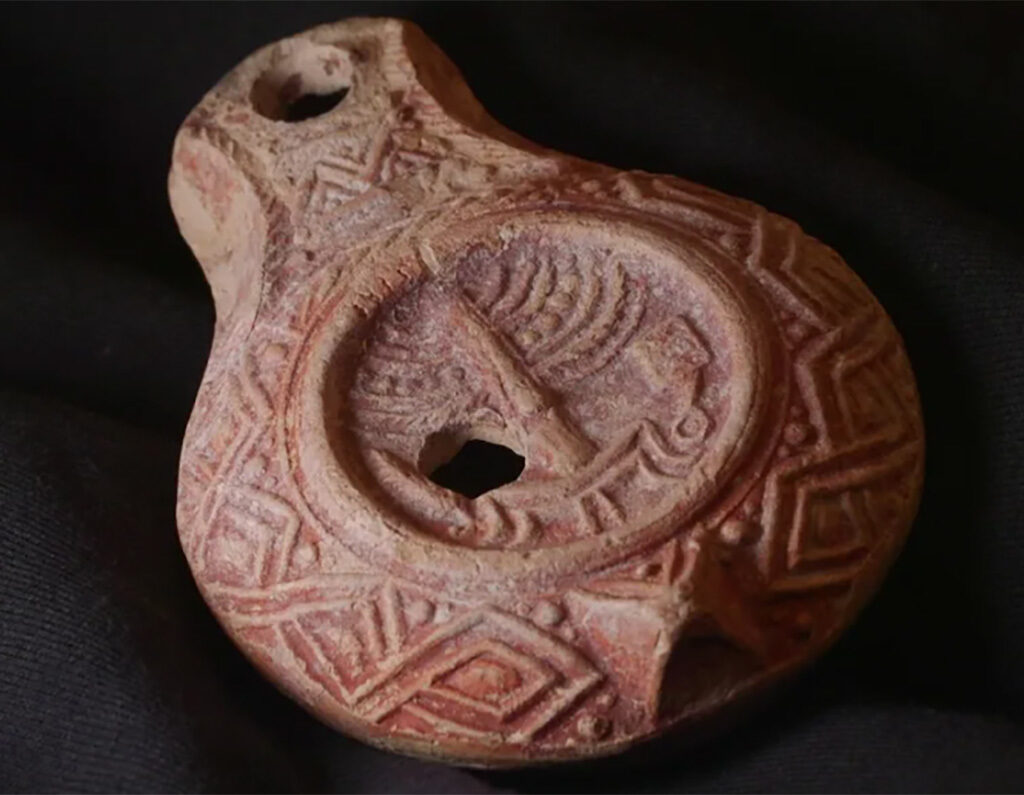 Ancient ‘Mount of Olives’ lamp with Jewish Temple symbols discovered in Jerusalem