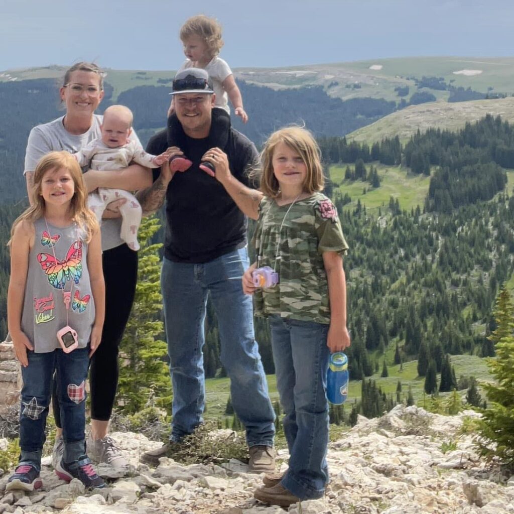 Mother shoots self, 4 daughters in head; father asks world to pray for lone survivor