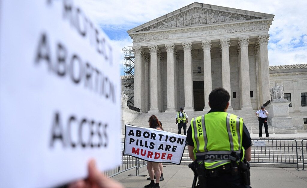 Courts Briefly Pause Abortion by Mail, Then Allow It to Resume